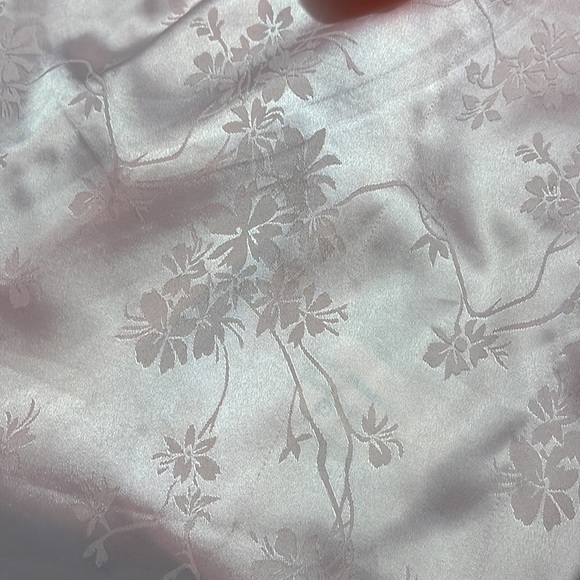 Light pink satin top! Blush mark brand, size xs (more like a small) - Picture 2 of 2